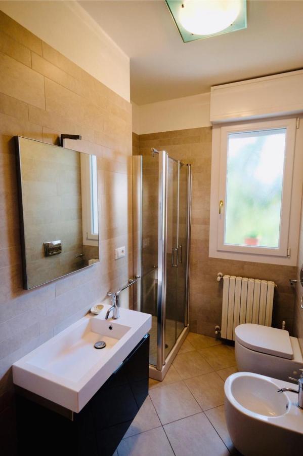Appartamento In Villa Daniela Con Piscina Privata Carraro Immobiliare Jesolo - Family Apartments Extérieur photo